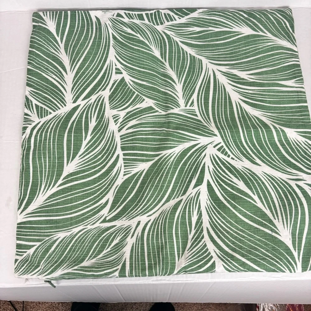 Pair(2)of palm leaf design pillow covers-green & white
